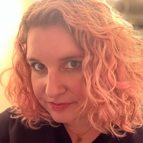 Meet your Posher, Lisa - Picture 1 of 1